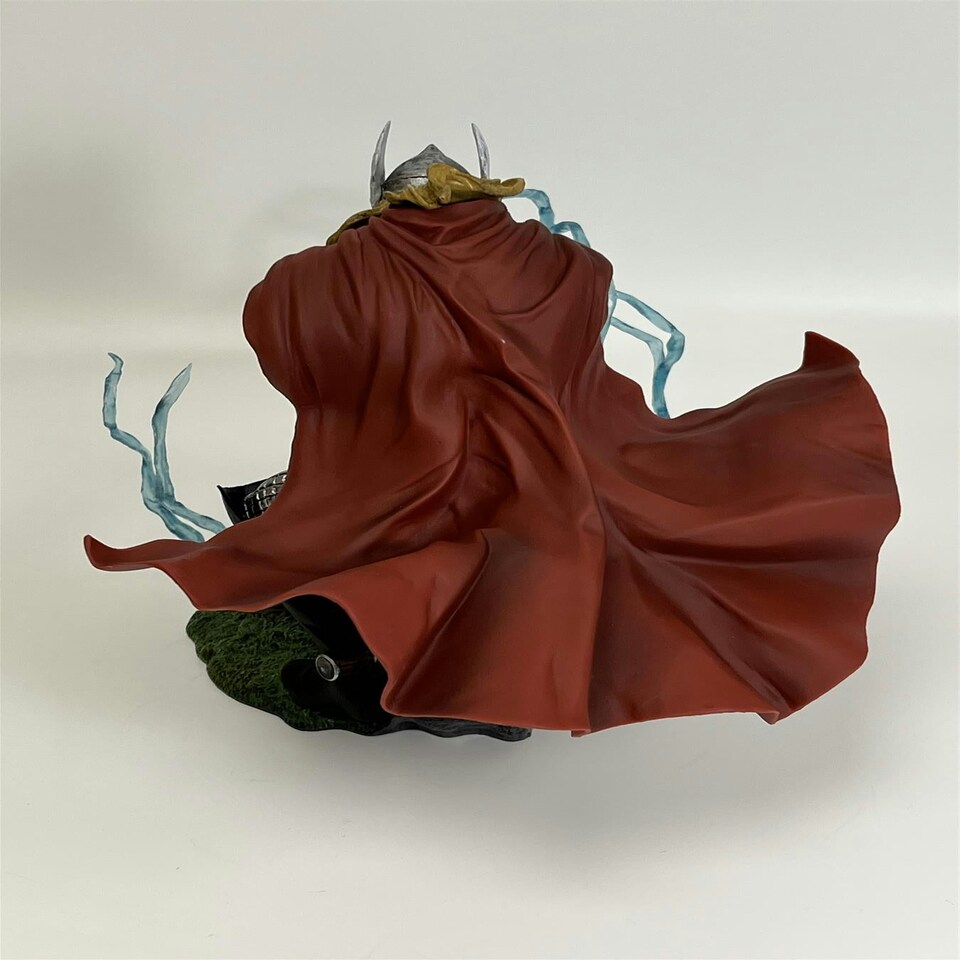 image 1 of The Mighty Thor 8 Inch Scale Gallery Diorama Diamond Select NOV182284