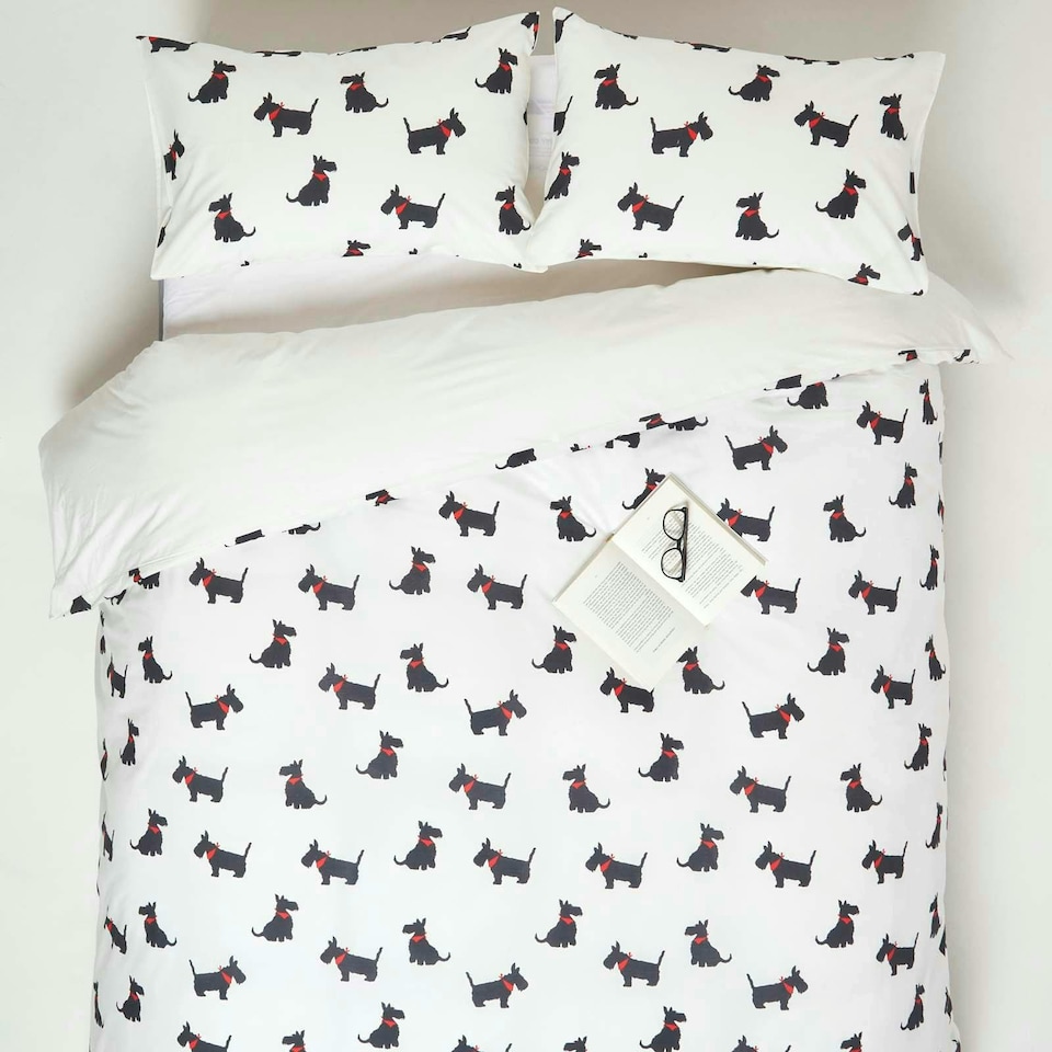 image 1 of Homescapes Scottie Dog Digitally Printed Cotton Duvet Cover Set - King Size | White | King