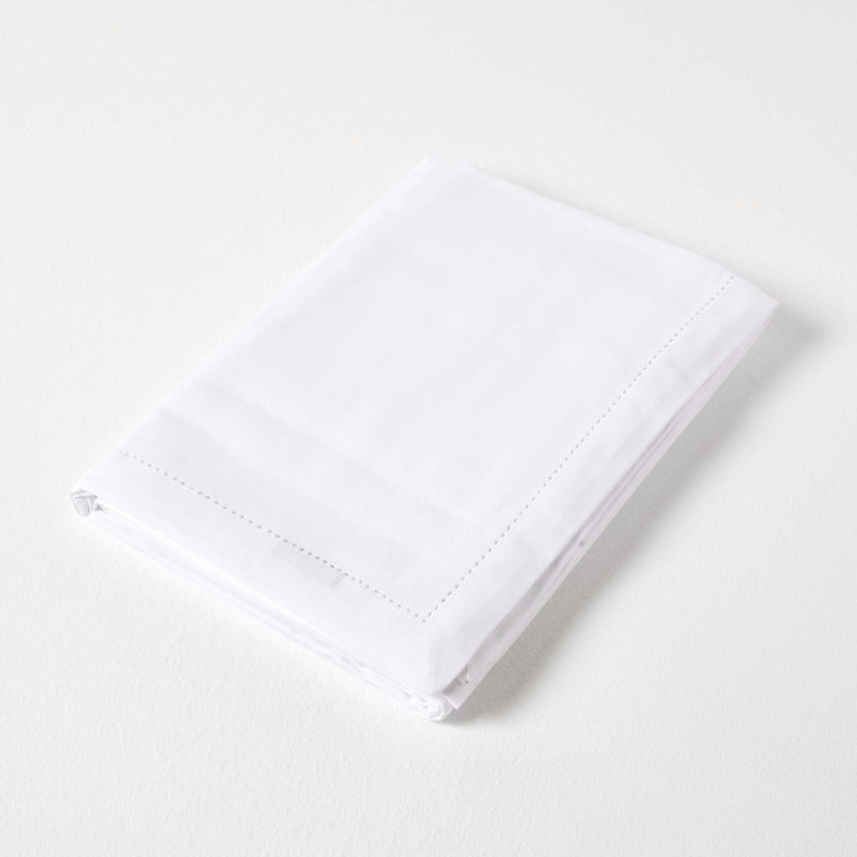 image 1 of Homescapes White Tablecloth - 178 x 300 cm White