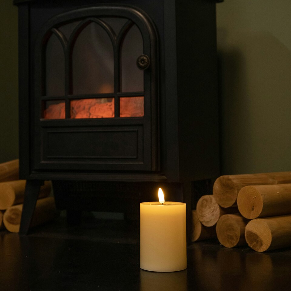 image 1 of 7.5cm x 10cm Cream Wax Melted Pool Effect Candle with Timer Function and Warm White LED