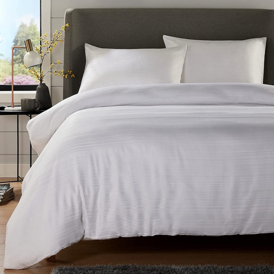 Stripe Jacquard Duvet Set in White - King White | White | King