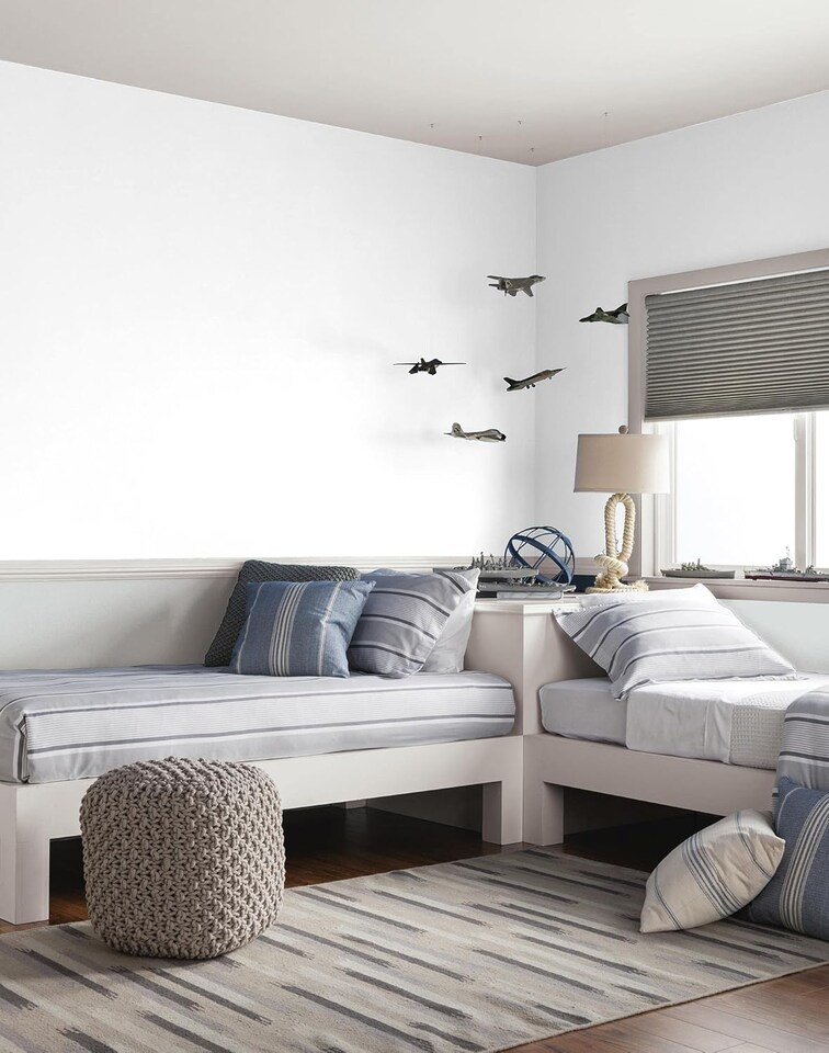 image 1 of Dulux Easycare Matt Pure Brilliant White 10L