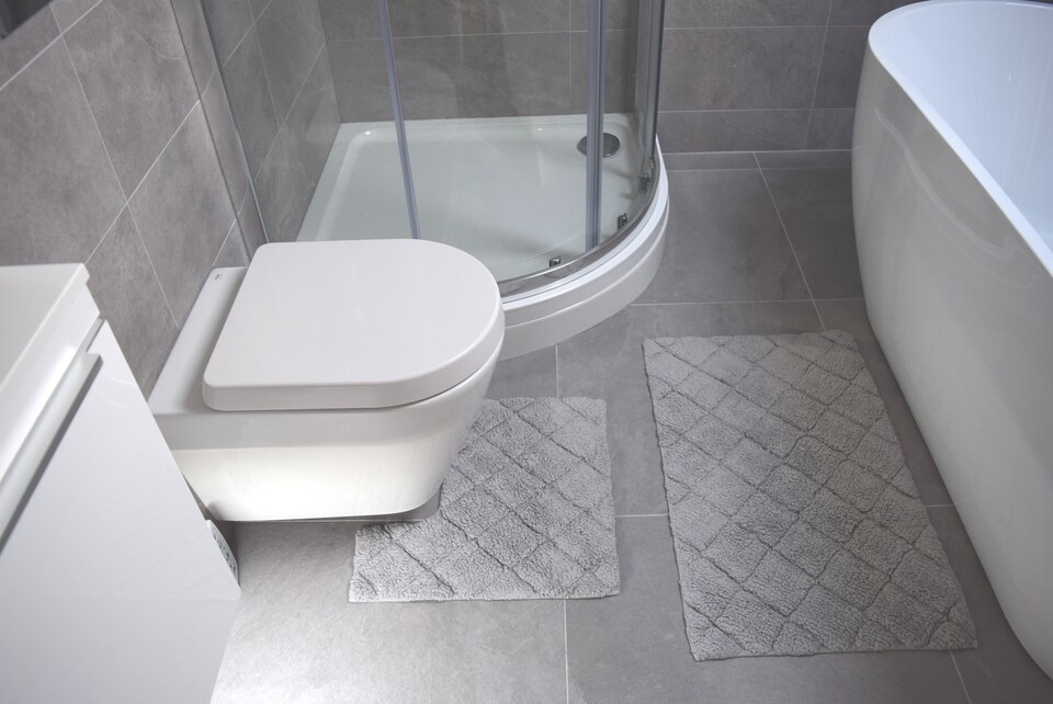 image 1 of Kyra 2 Piece Bathroom Cotton Mat and Pedestal Set | Silver