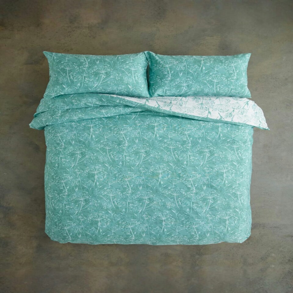 image 1 of Cow Parsley Botanical Print Duvet Cover Set – Cotton Rich 200 Thread Count Soft Bedding Green | Super King