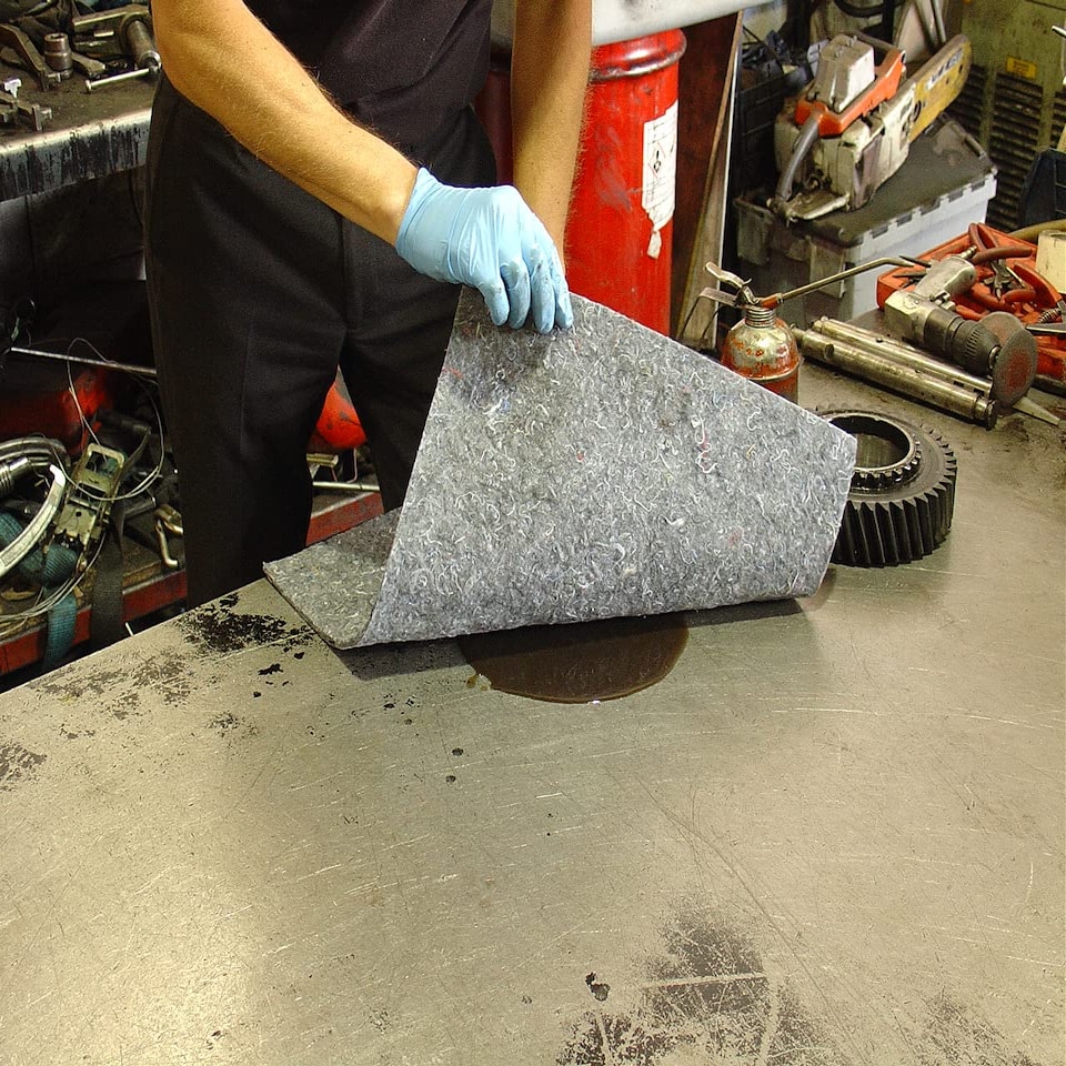 image 1 of EVO Absorbent Pads Pack of 100 - Absorbs approx. 130Litres - Suitable for Hydraulics, Oils, Coolant, Fuels and Mild Acds