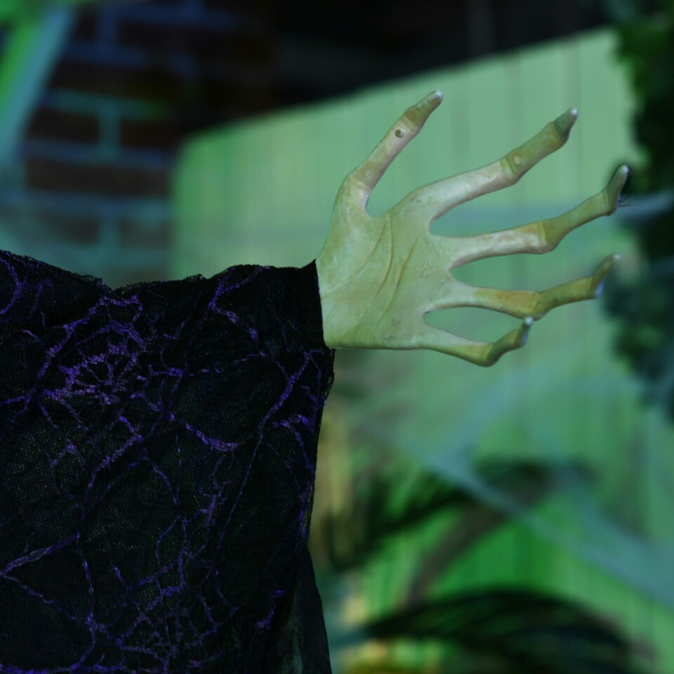 image 1 of HOMCOM Hanging Witch Prop Life Size with Light Up Eyes, Talking Sound