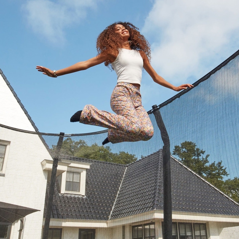 image 1 of 10ft Salta Green Round First Class Edition Trampoline with Enclosure