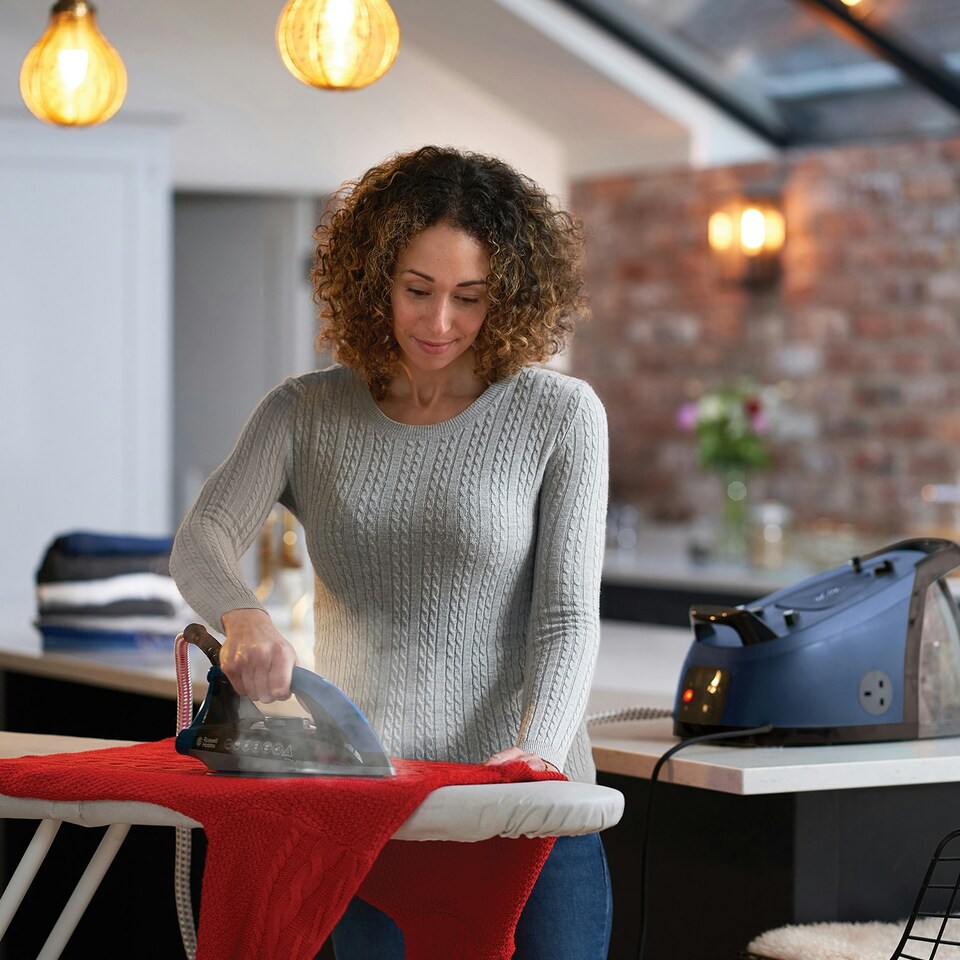 image 1 of Russell Hobbs Quiet Supersteam 7 Bar Steam Generator