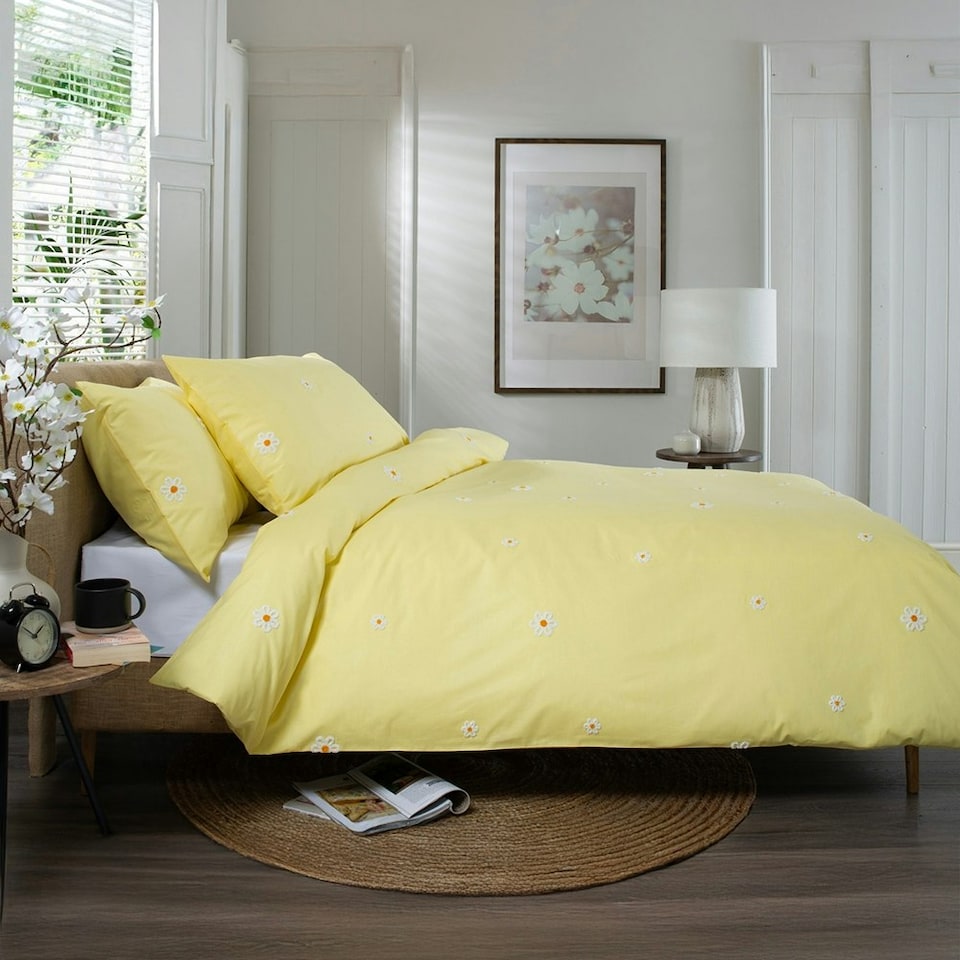 image 1 of Daisies 100% Cotton Tufted Duvet Cover Set – Fresh Summer Floral Design White | White | Single