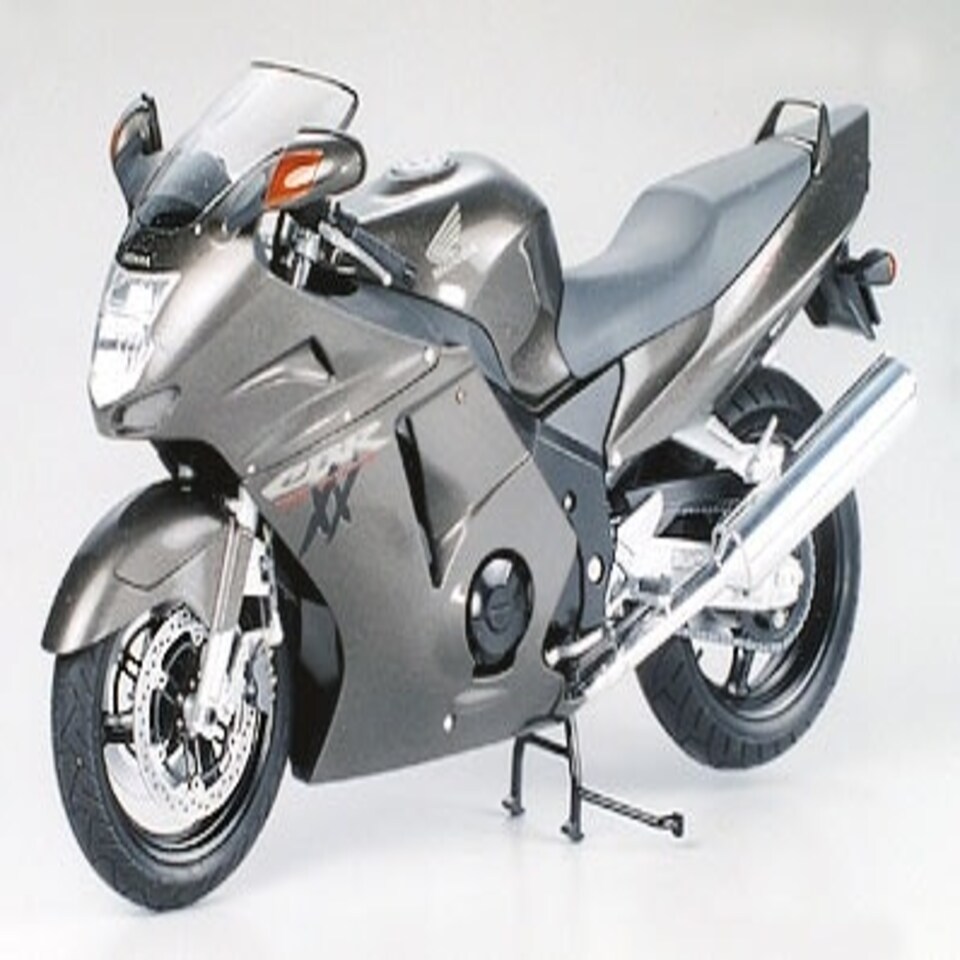 Tamiya Honda CBR1100XX Super Blackbird (1:12 Scale)