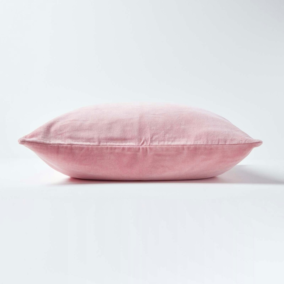image 1 of Homescapes Pink Velvet Cushion Cover - 60 x 60 cm | Pink | 60 x 60 cm | 1