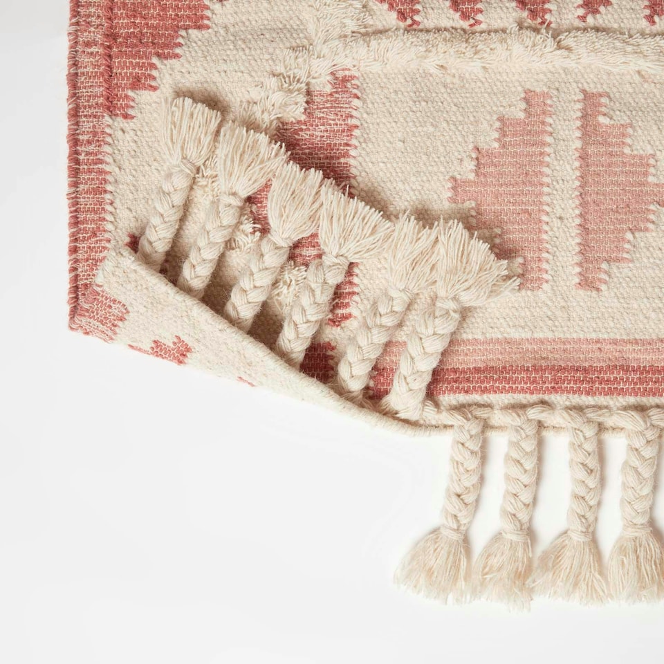 image 1 of Homescapes Satara Pink Kilim Wool Rug - 90 x 150 cm | Pink | 90 x 150 cm