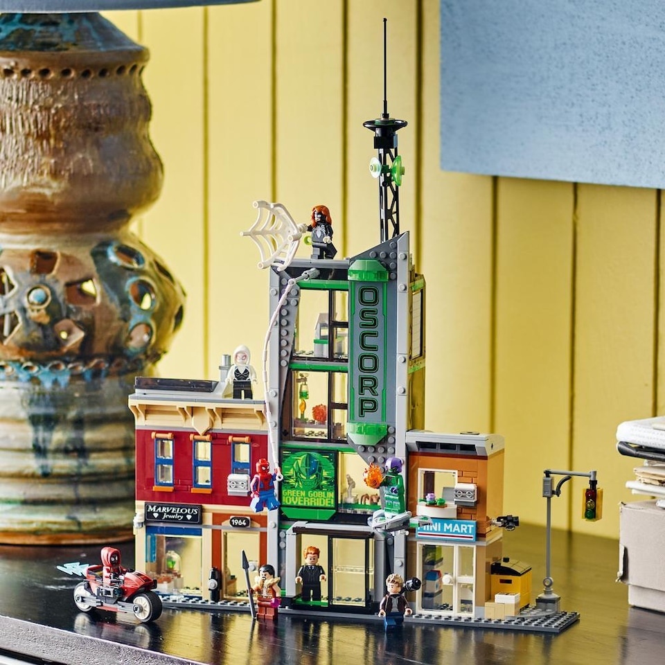 image 1 of LEGO 76324 Super Heroes Marvel Spider-Man Vs. Oscorp