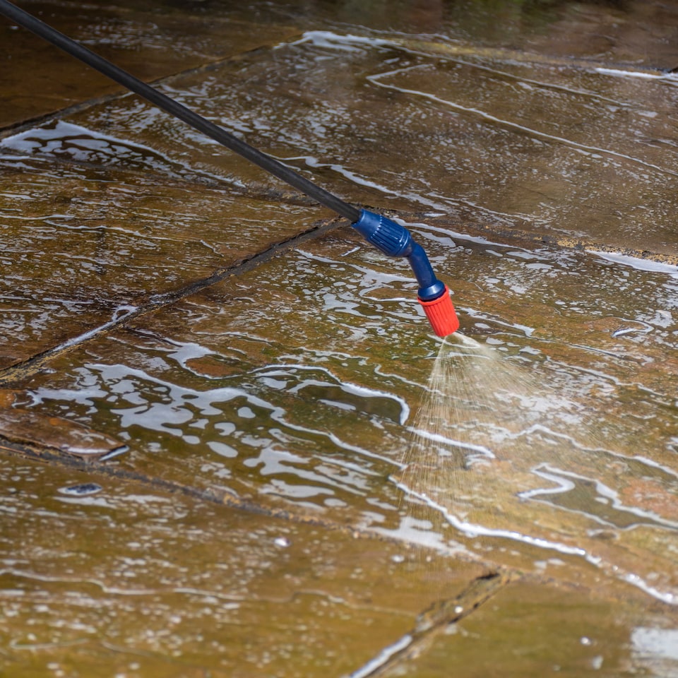 image 1 of Roxil 100 Green Mould, Algae & Lichen Remover (5L) - Cleaner for Patio, Decking, Fence & Paving. Biocidal Action for Outdoor Wood