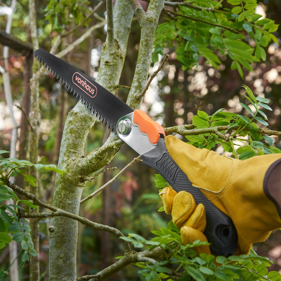 image 1 of VonHaus Folding Pruning Saw with 3 Blades