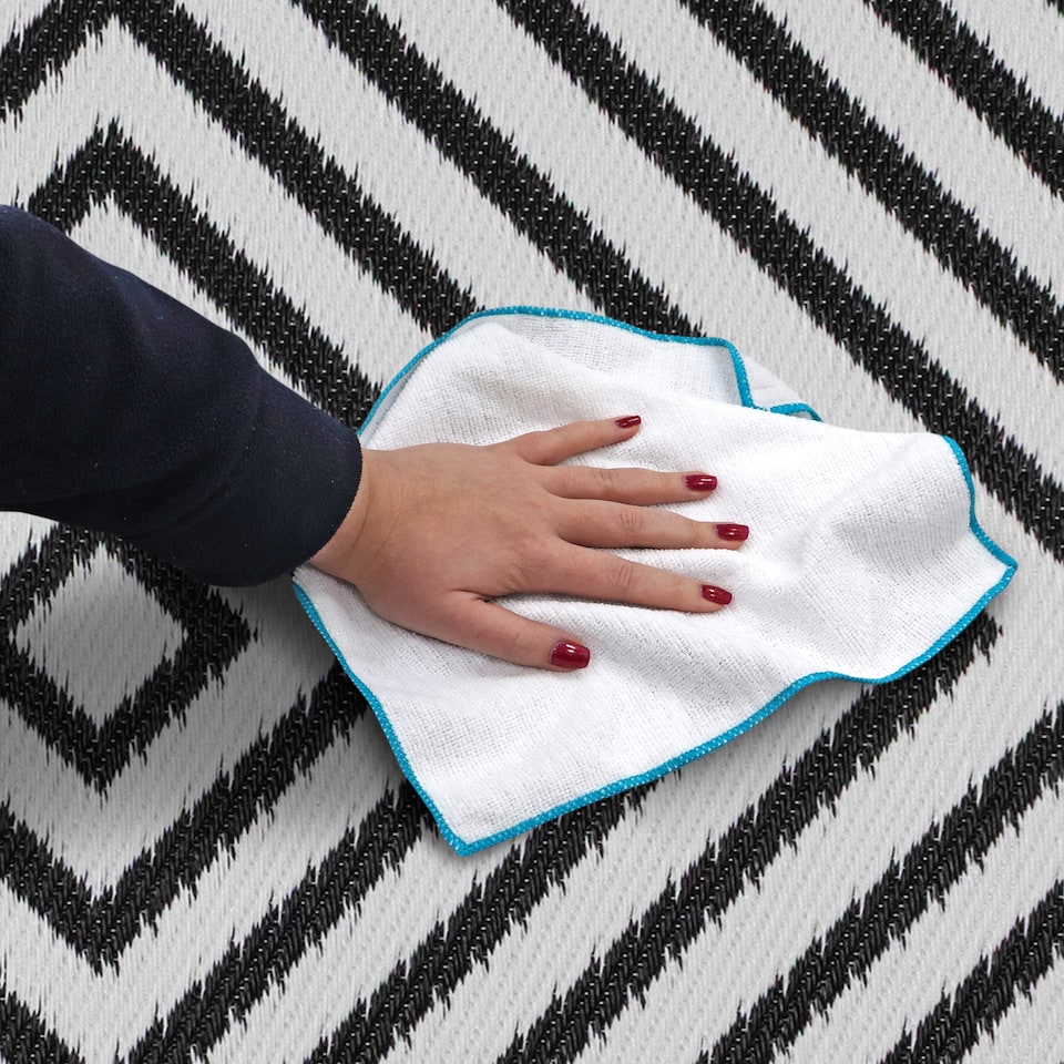 image 1 of JVL Lightweight Reversible Outdoor Rug – Tile Pattern, Plastic Woven, 150 x 210 cm