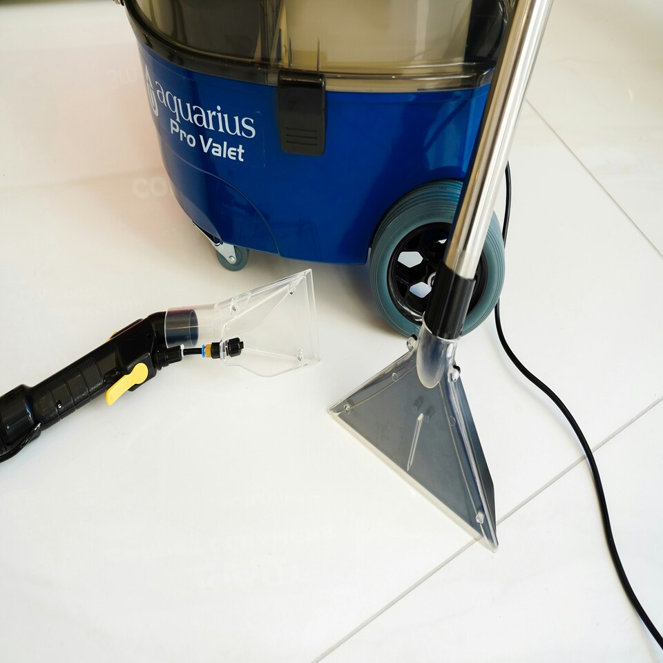 image 1 of Aquarius Pro Valet Carpet and Upholstery Cleaner Car Valeting Machine