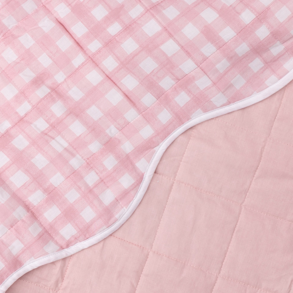 image 1 of Furn Scallop Quilted Bedspread