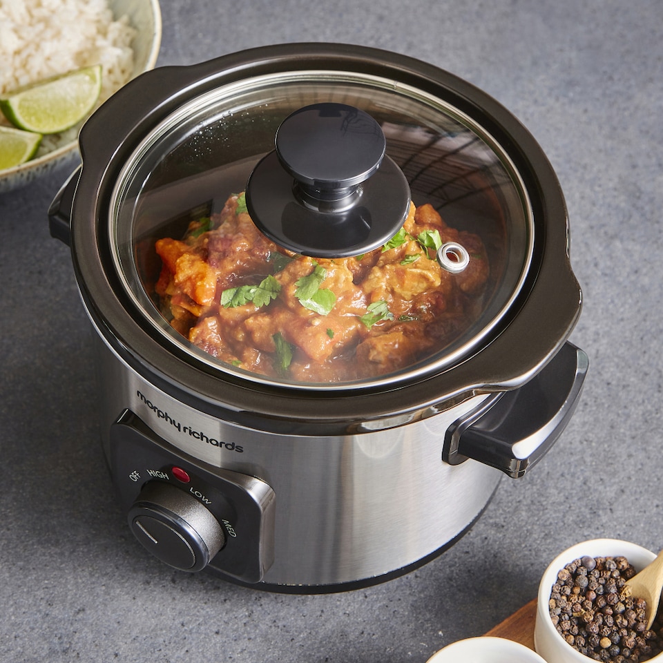 image 1 of MORPHY RICHARDS ROUND 1.5L SLOW COOKER