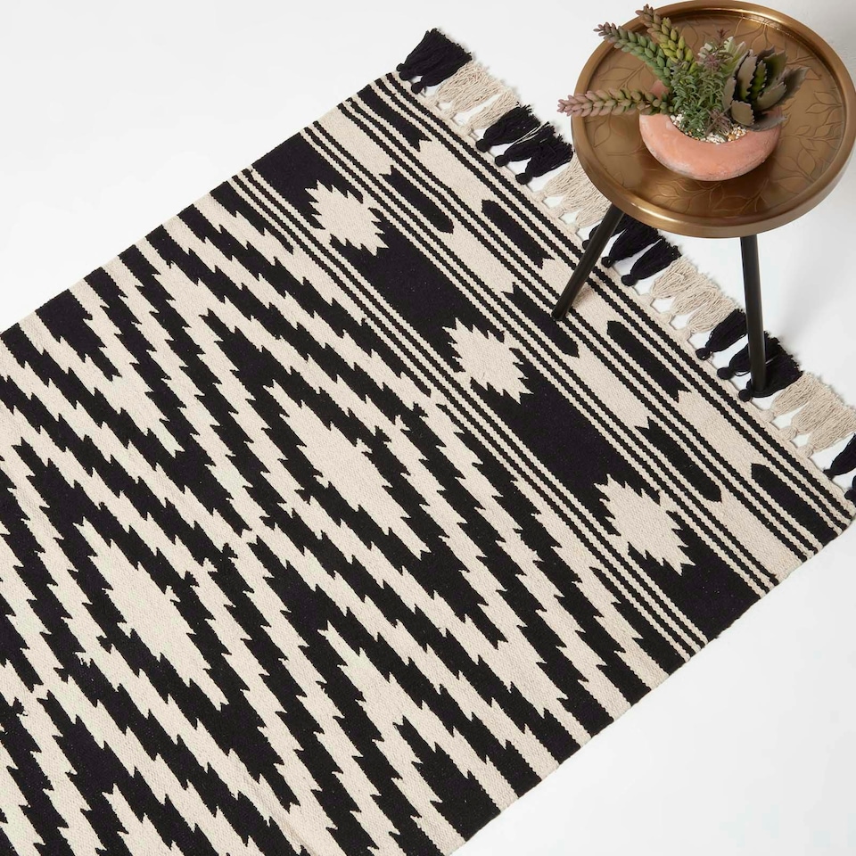 image 1 of Homescapes Dinan Black and White Kilim Cotton Rug - 240 x 300 cm | Black | 240 x 300 cm