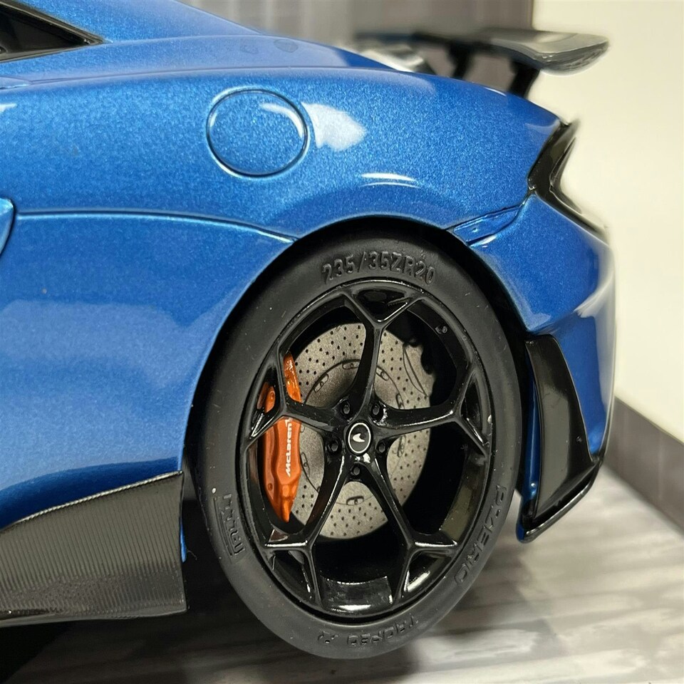 image 1 of McLaren 600LT F1 Tribute Livery 2019 1:18 Solido 1804503
