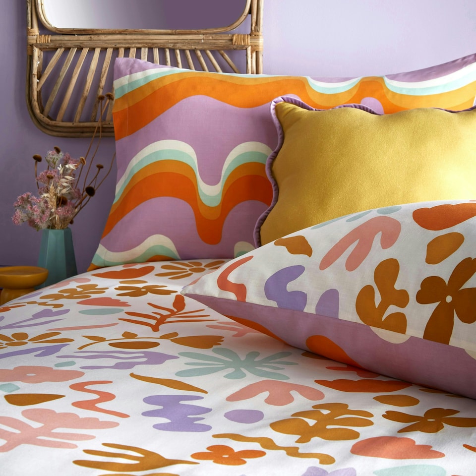 image 1 of furn. Amelie Trending Floral Super King Duvet Cover Set