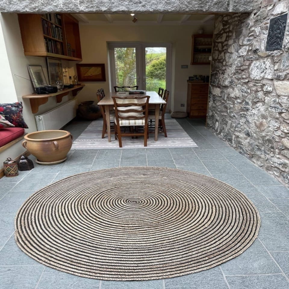 image 1 of CHAKKAR DARK Stripe Round Rug Braided in Beige Black - Jute - L120 x W120 - Beige/Black Black