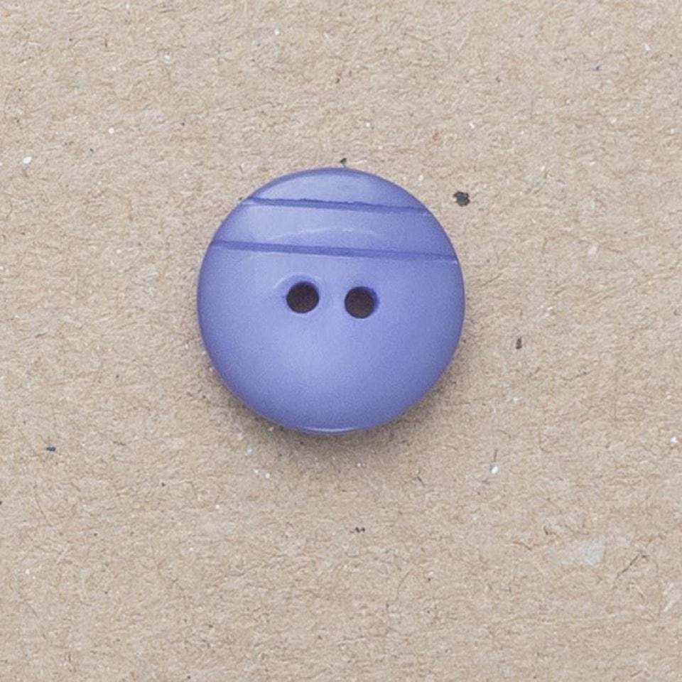 Minerva Lilac Round Plastic Buttons for Dressmaking - 20mm - per value pack of 100