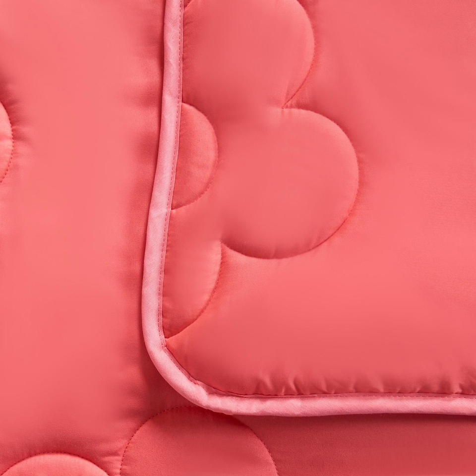 image 1 of OHS Coverless Daisy Quilted 7.5 Tog Bedding Set, Single - Coral Pink
