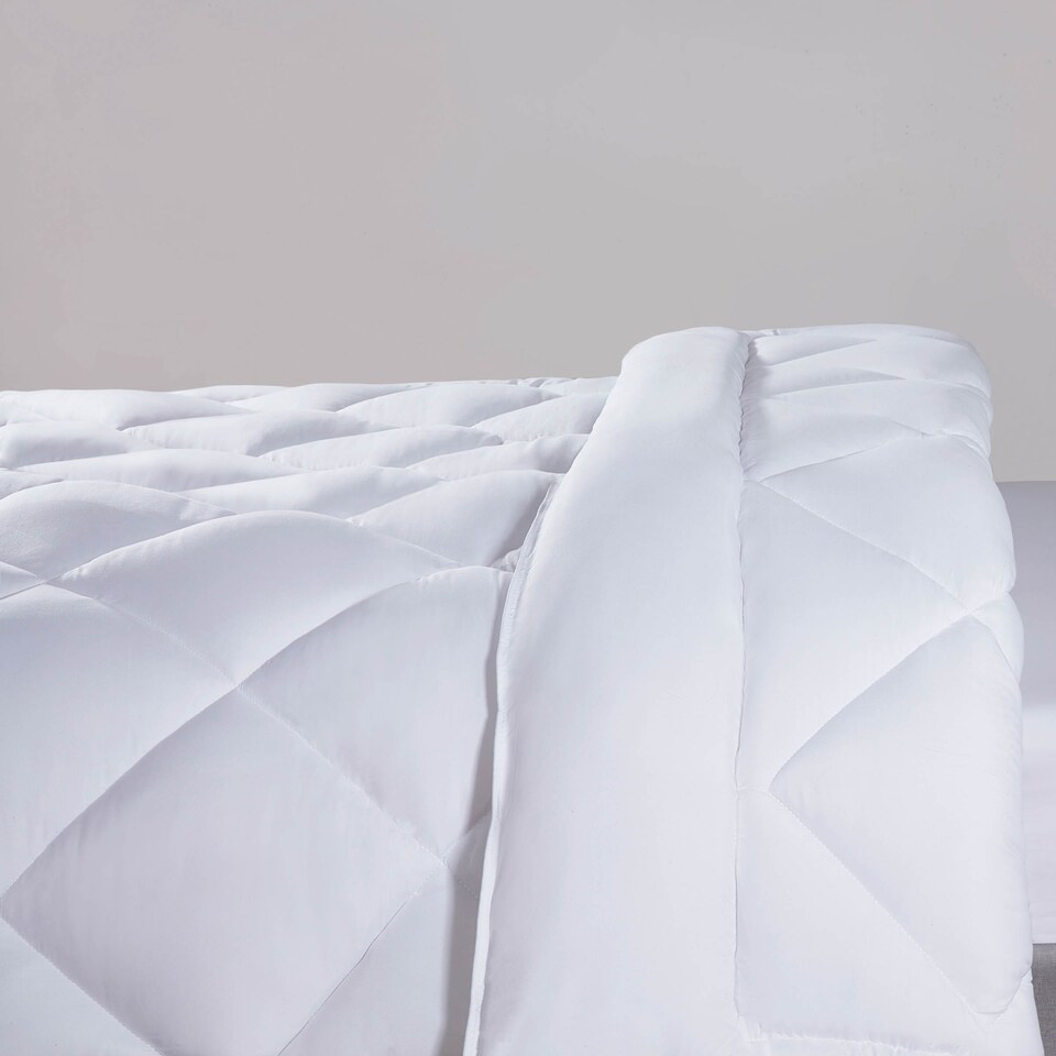 image 1 of BHS 10.5 Tog Dreamy Nights Duvet, Single