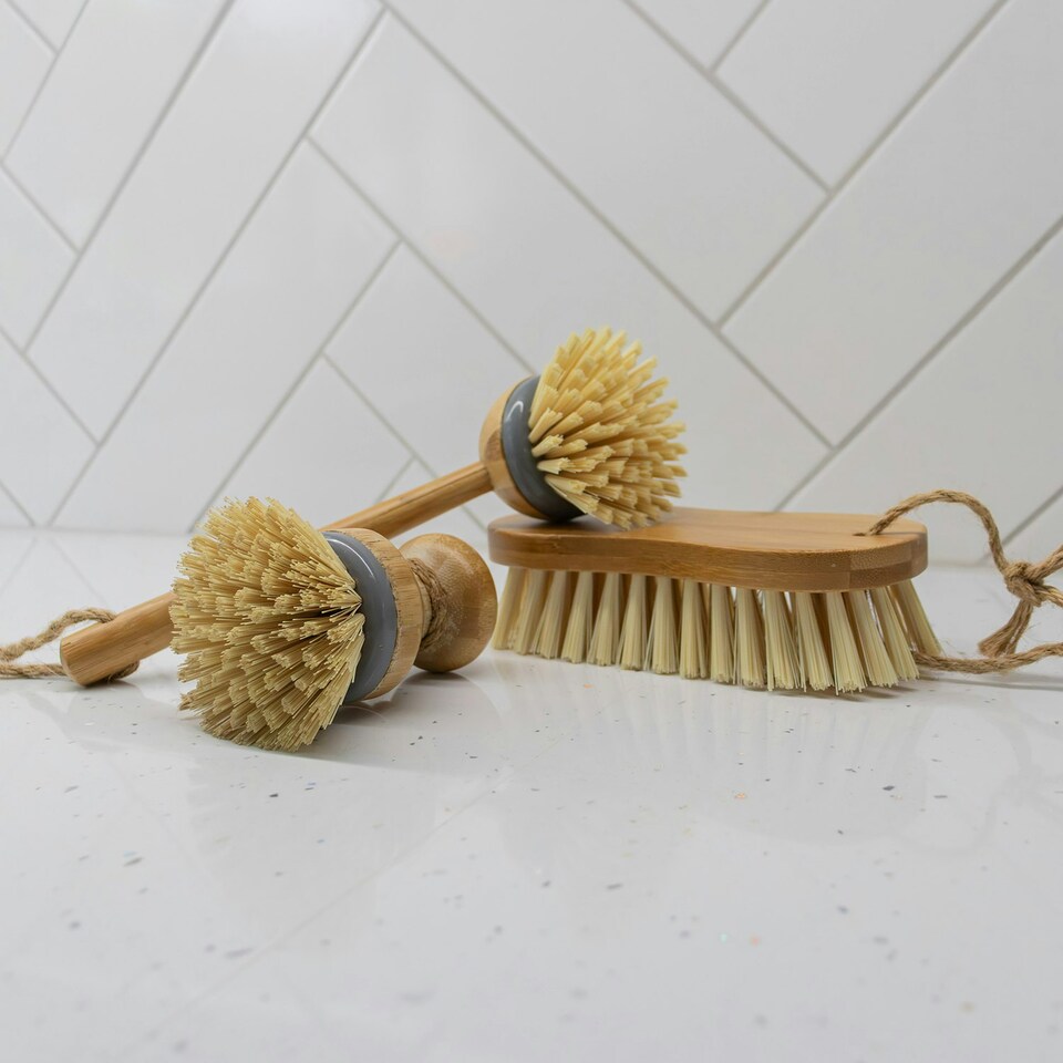 image 1 of JVL Bamboo Cleaning Essentials, Scrubbing Round Dish Brush, One Size Brown