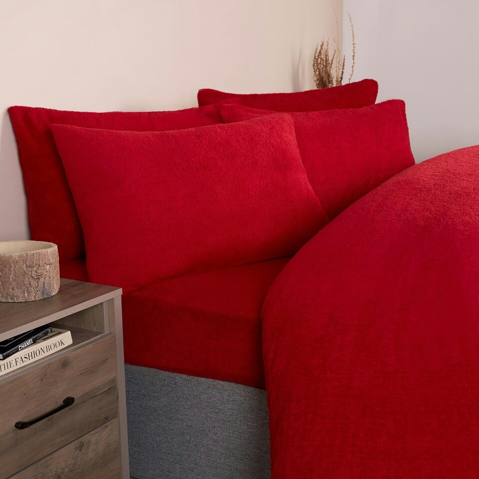 image 1 of OHS Soft Teddy Fleece Duvet Cover and Pillowcase Set, King - Red