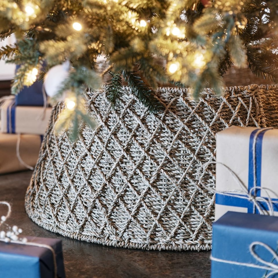 image 1 of Round Foldable Diamond Wicker Tree Skirt - L70 x W70 x H26 cm - Orange