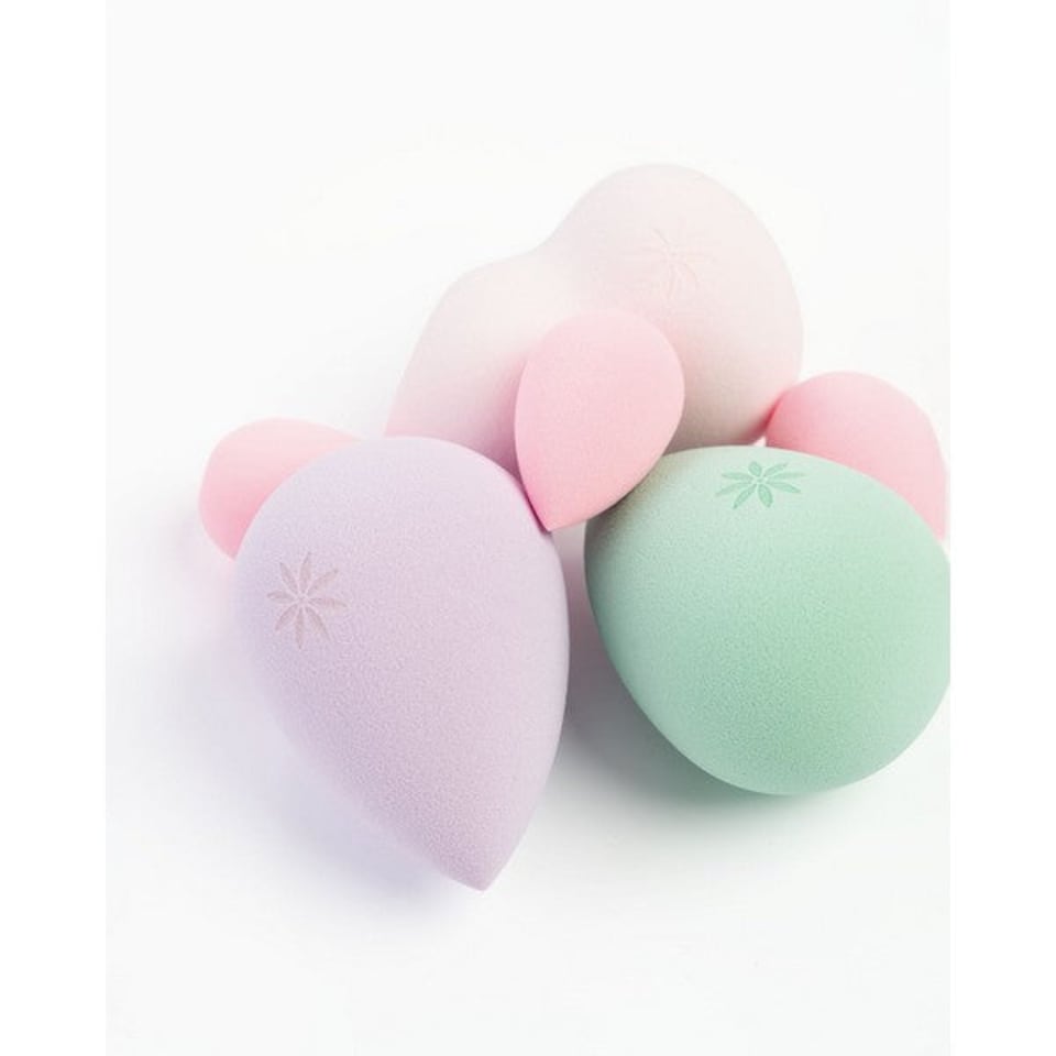 image 1 of Brushworks Ultimate Complexion Sponge Set - 6 Makeup Sponges (3 Large, 3 Mini) | Multi