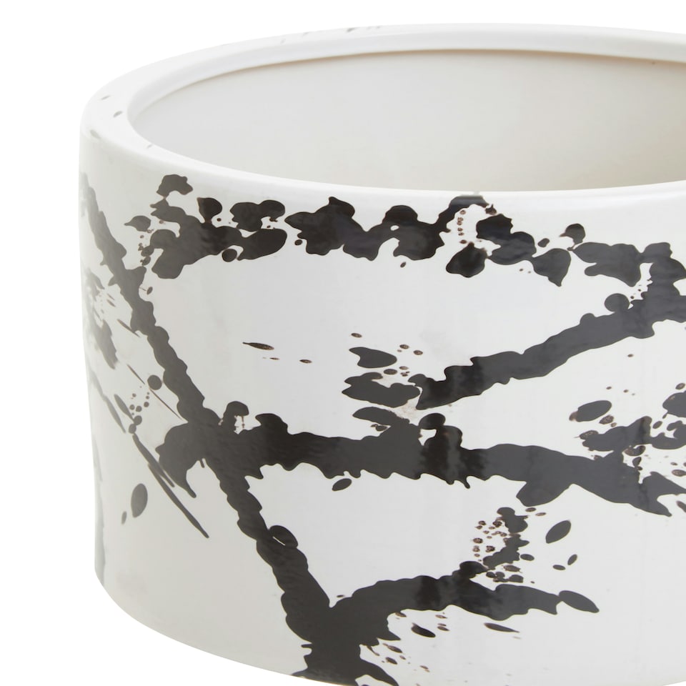 image 1 of Interiors by Premier Versatile Large Planter, Easily Maintained Garden pot, Compact And Lightweight Outdoor Planter For Flowers White
