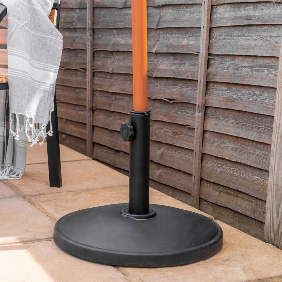 image 1 of Harbour Housewares Wooden Garden Parasol & Base Set - 2.7m - Green