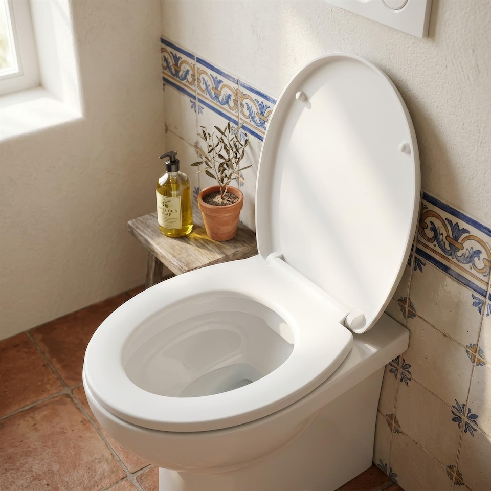 image 1 of Harbour Housewares Soft Close Toilet Seat for Oval Toilets - Anti-Bacterial Bathroom Bowl Loo Cover with Quick Release Hinges