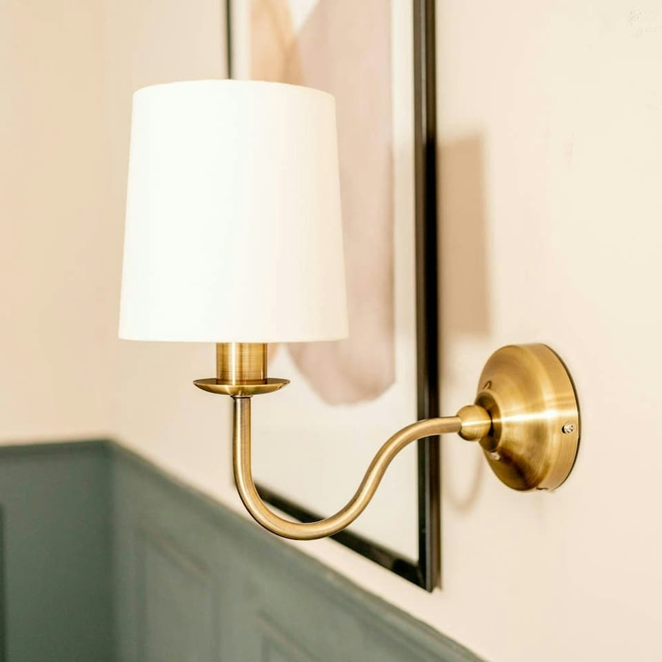 image 1 of ValueLights Memphis Traditional Antique Brass Wall Light Fitting with a Fabric Lampshade - Bulb Included