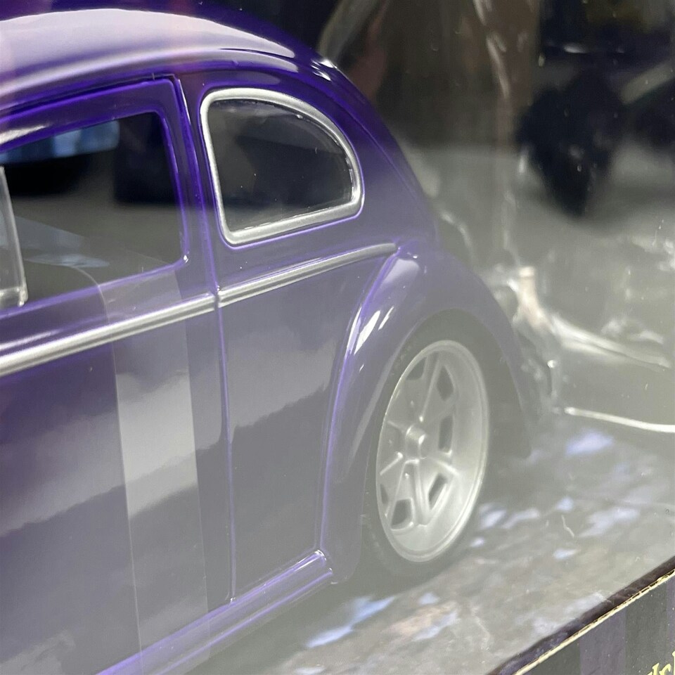 image 1 of Wednesday Adams Thing Figure and VW Beetle 1:24 Jada 253255076 35131