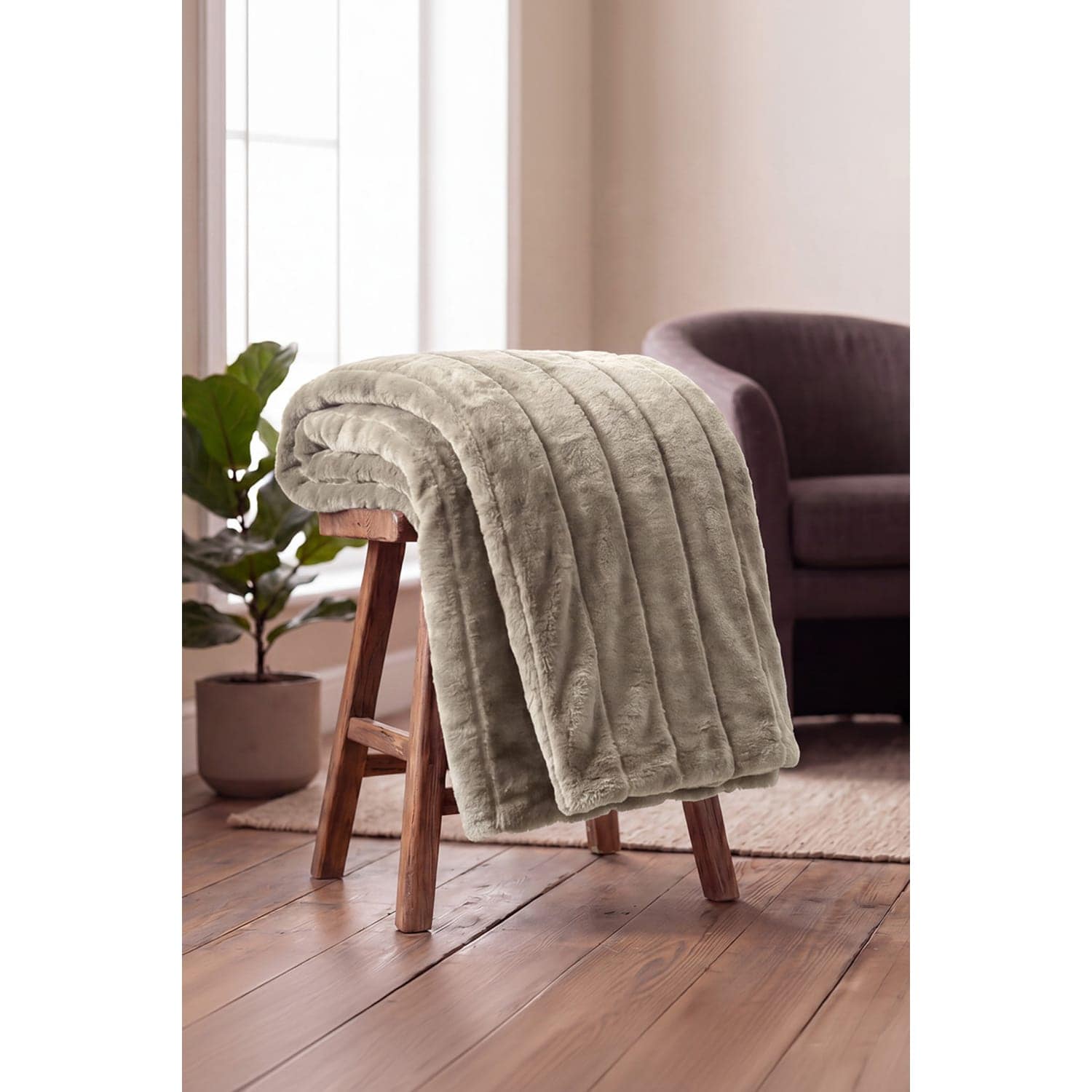 Hockley Natural Faux Fur Throw