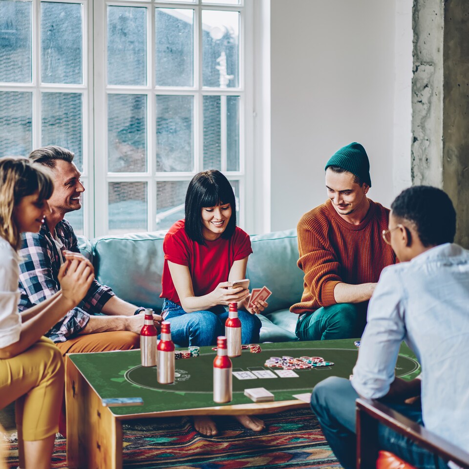 image 1 of SPORTNOW 120 x 60 cm Professional Texas Hold'em Poker Mat 6 Player Water-Resistant Poker Table Top Rubber Poker Table Mat with Felt Surface Carry Bag, Green