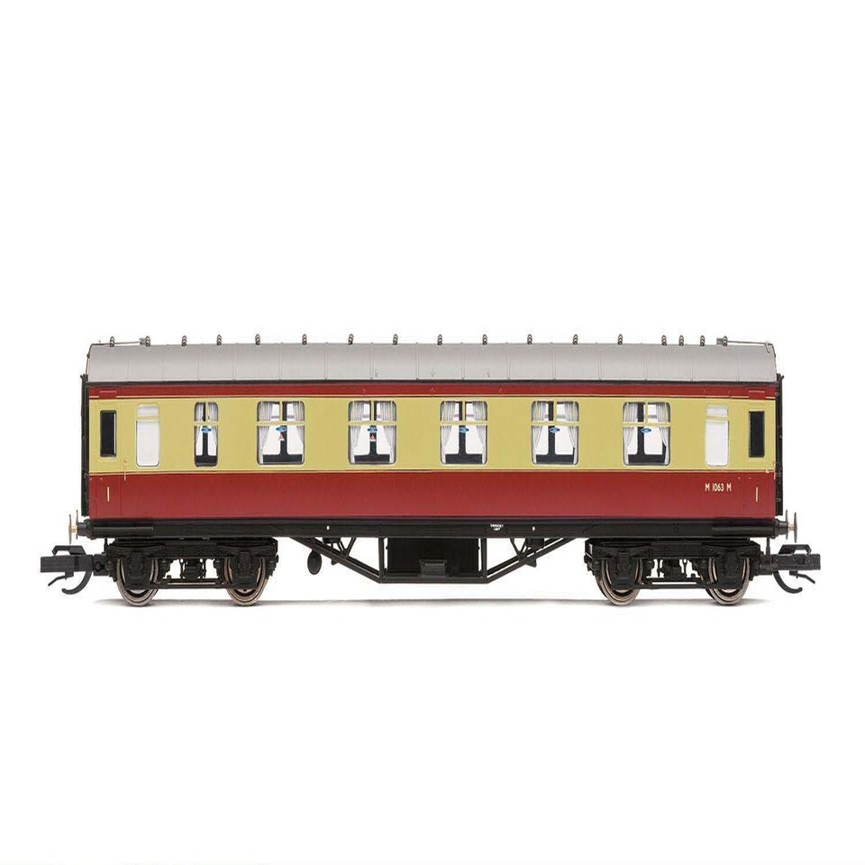 Hornby TT:120 57' Corridor First Coach M1063M BR