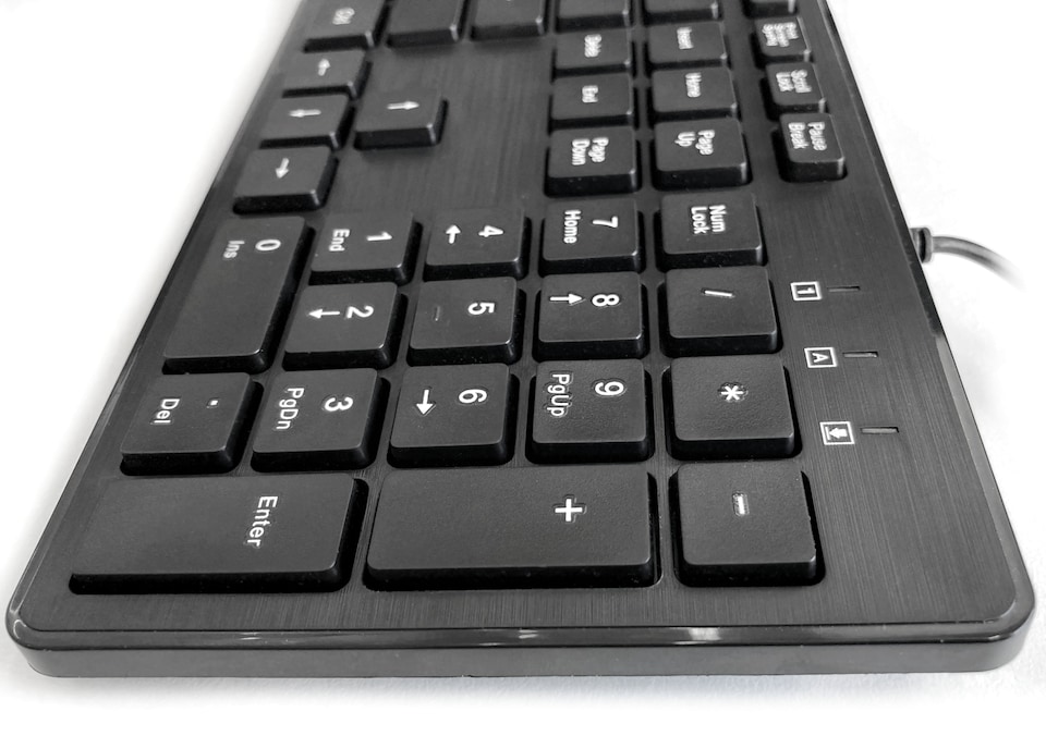 image 1 of Accuratus 276R V4 Keyboard - USB Slim Space Saving Full Size Keyboard made Using 100% Recycled Plastics - Black