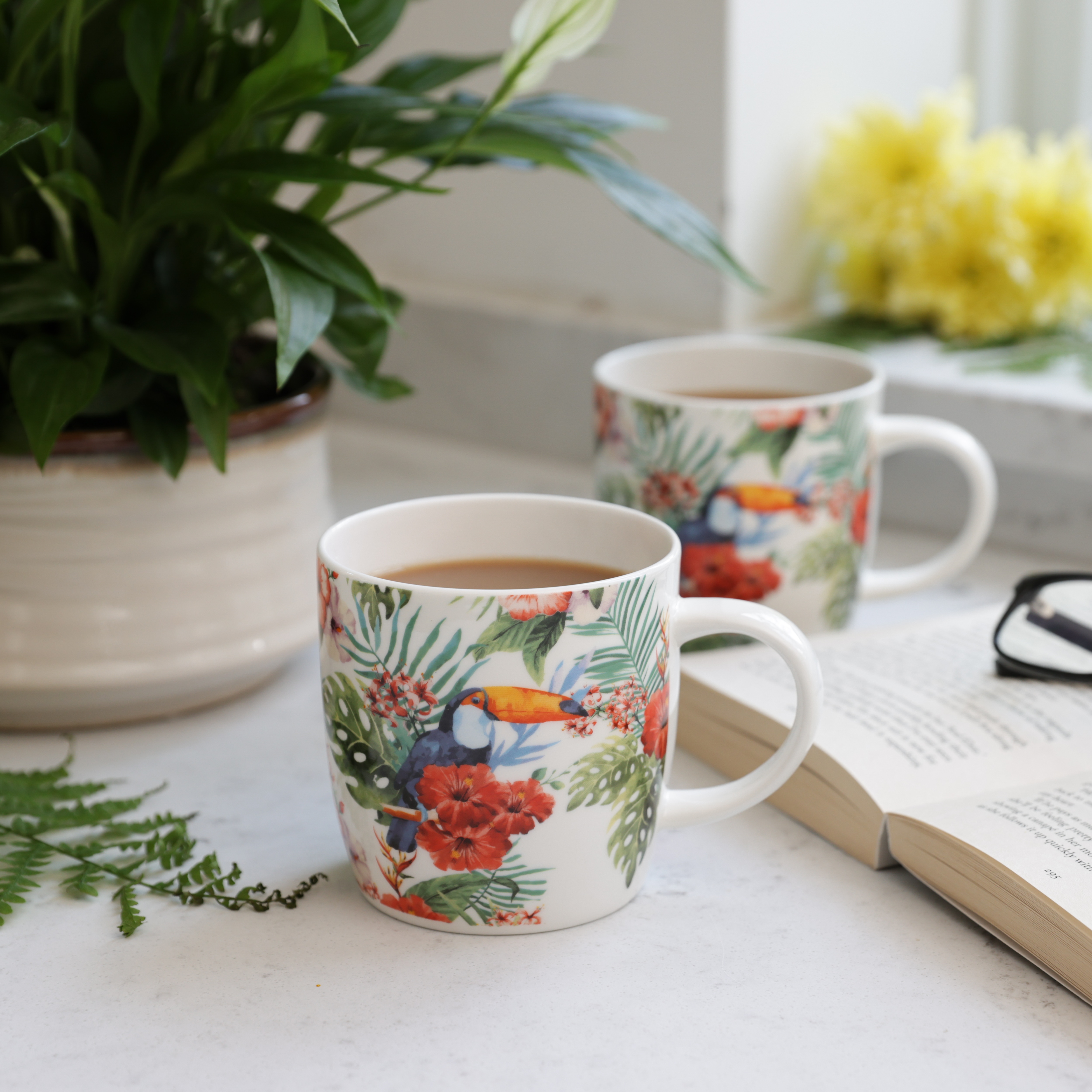 KitchenCraft Set of 4 China Barrel Mugs with Toucan Print