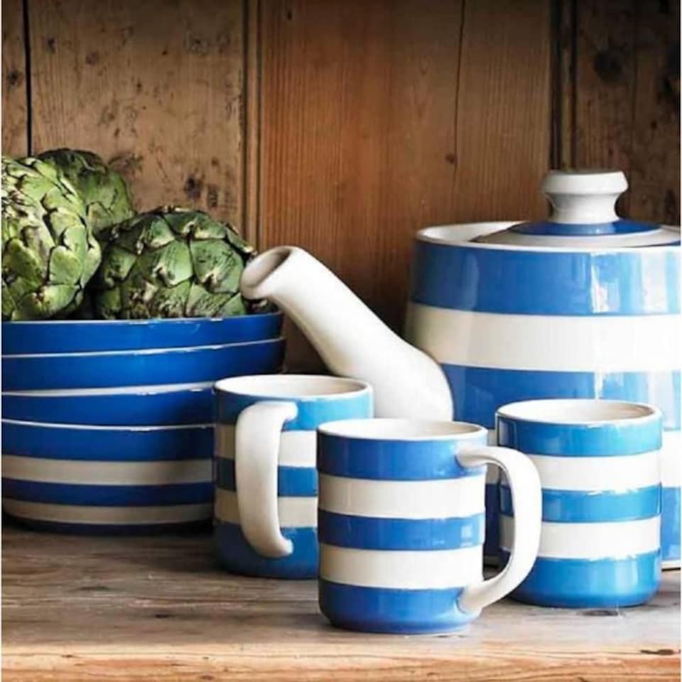 image 1 of Tea Pot: 4 Cup Classic Teapot Cornishware Blue