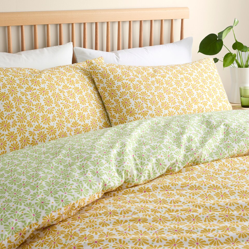 image 1 of Fusion Retro Daisy Floral Duvet Cover Set Yellow