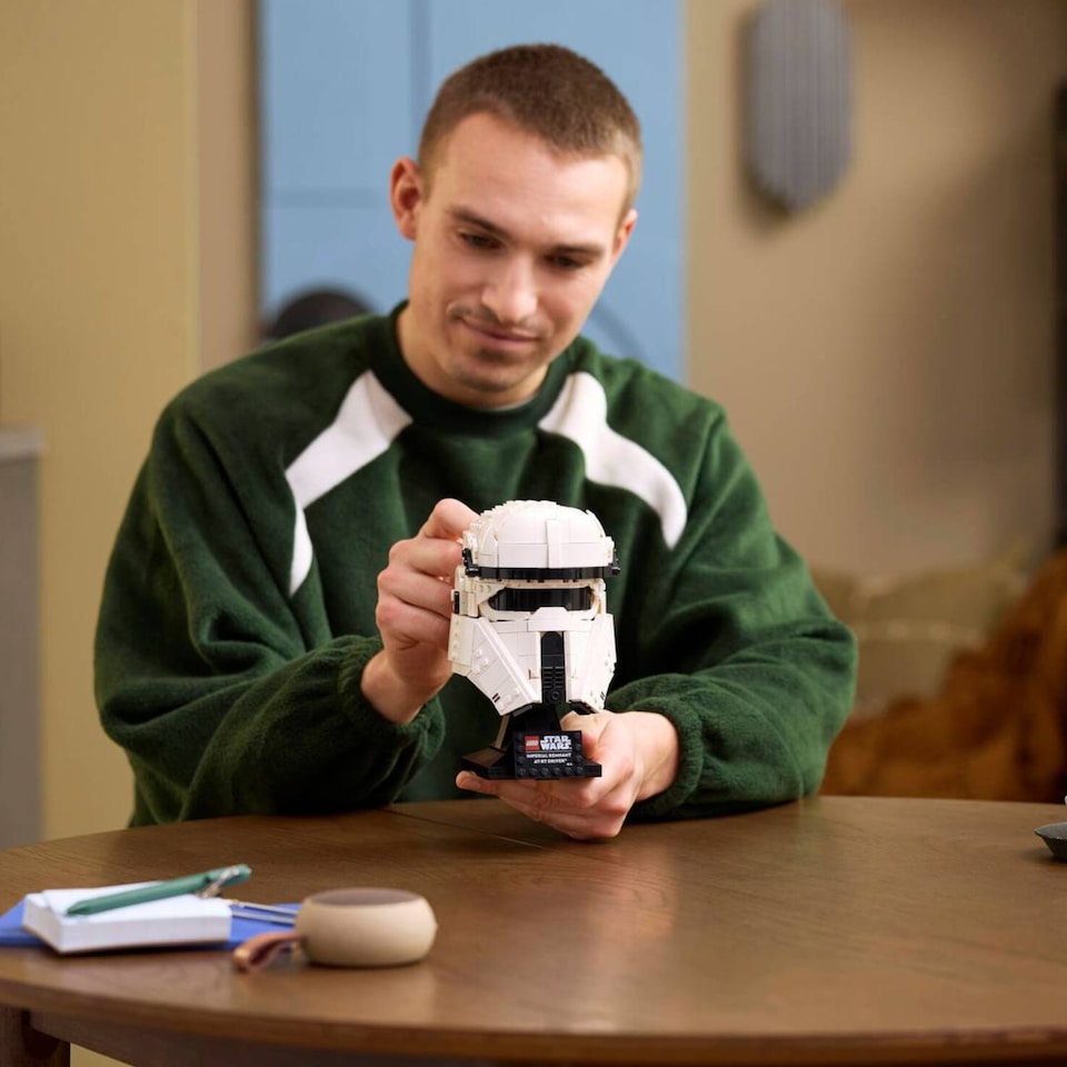 image 1 of LEGO Star Wars 75858 - Helmet AT-RT Pilot of the Remnant Empire