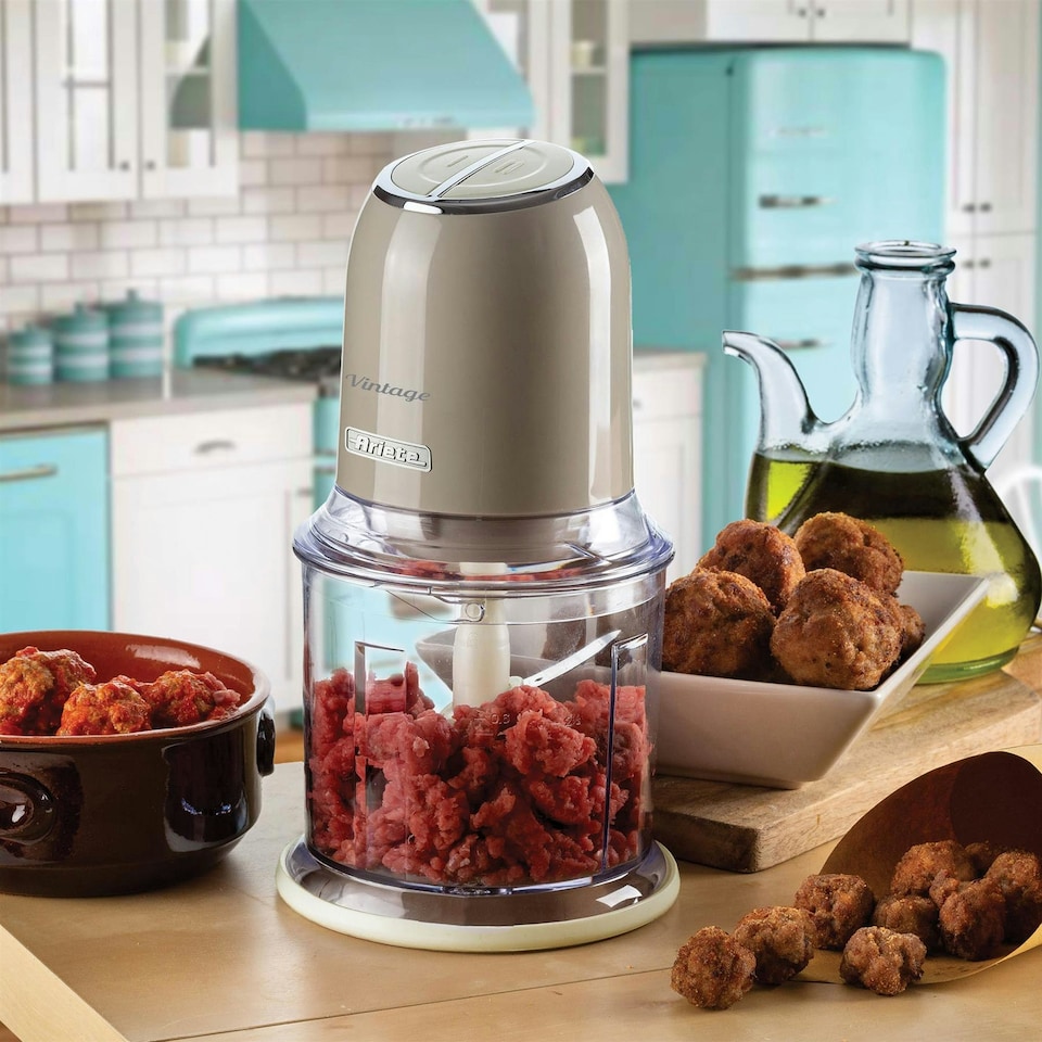 image 1 of Ariete 438/03 Vintage Mini Chopper, 400W, 600ml Graduated Beaker, 2 Speeds, Cream