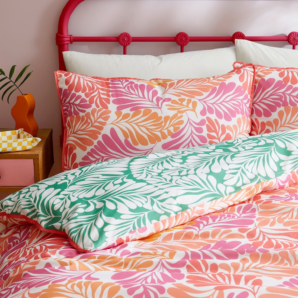 image 1 of Appletree Carmen Duvet Cover Set Pink