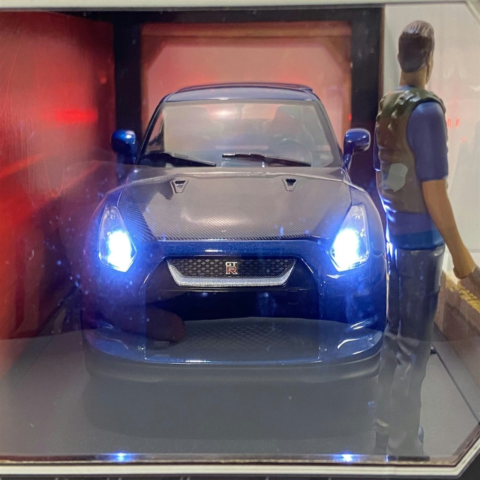 image 1 of Fast and Furious Brians 2009 Nissan GTR Figure and Working Lights 1:18 Jada 31142
